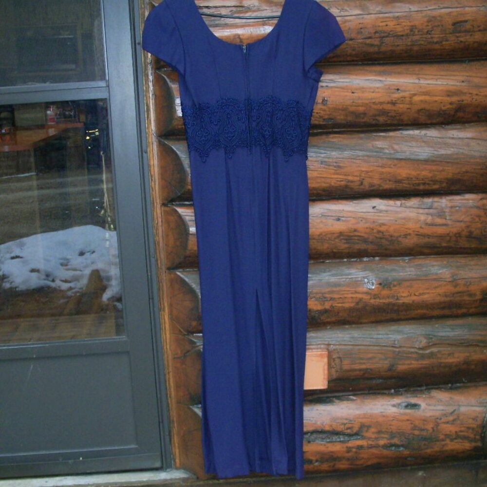 Euc Navy Blue Short Sleeve Maxi Dress Embroidered Accent SZ 9/10 - Picture 2 of 3